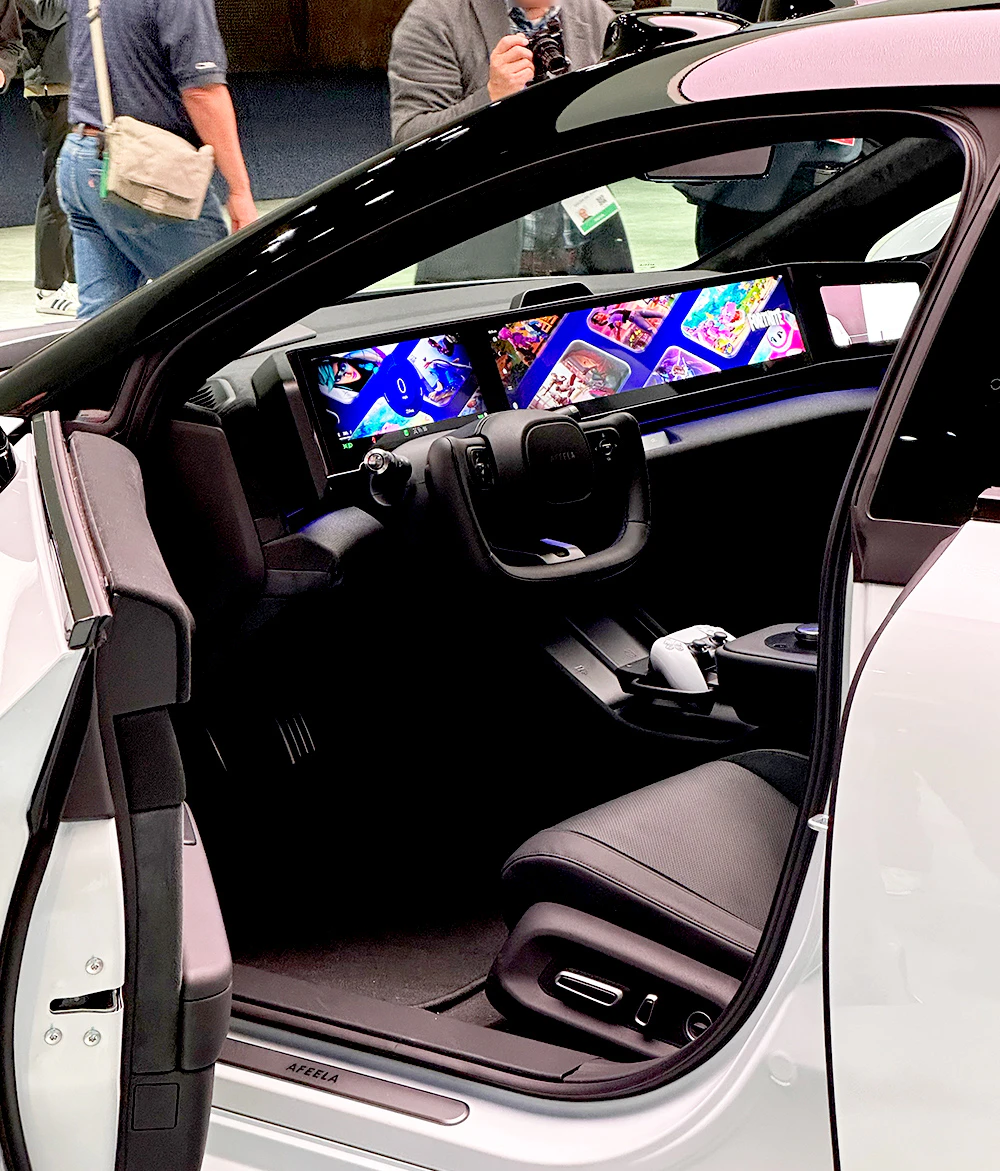 「AFEELA」のコックピット部